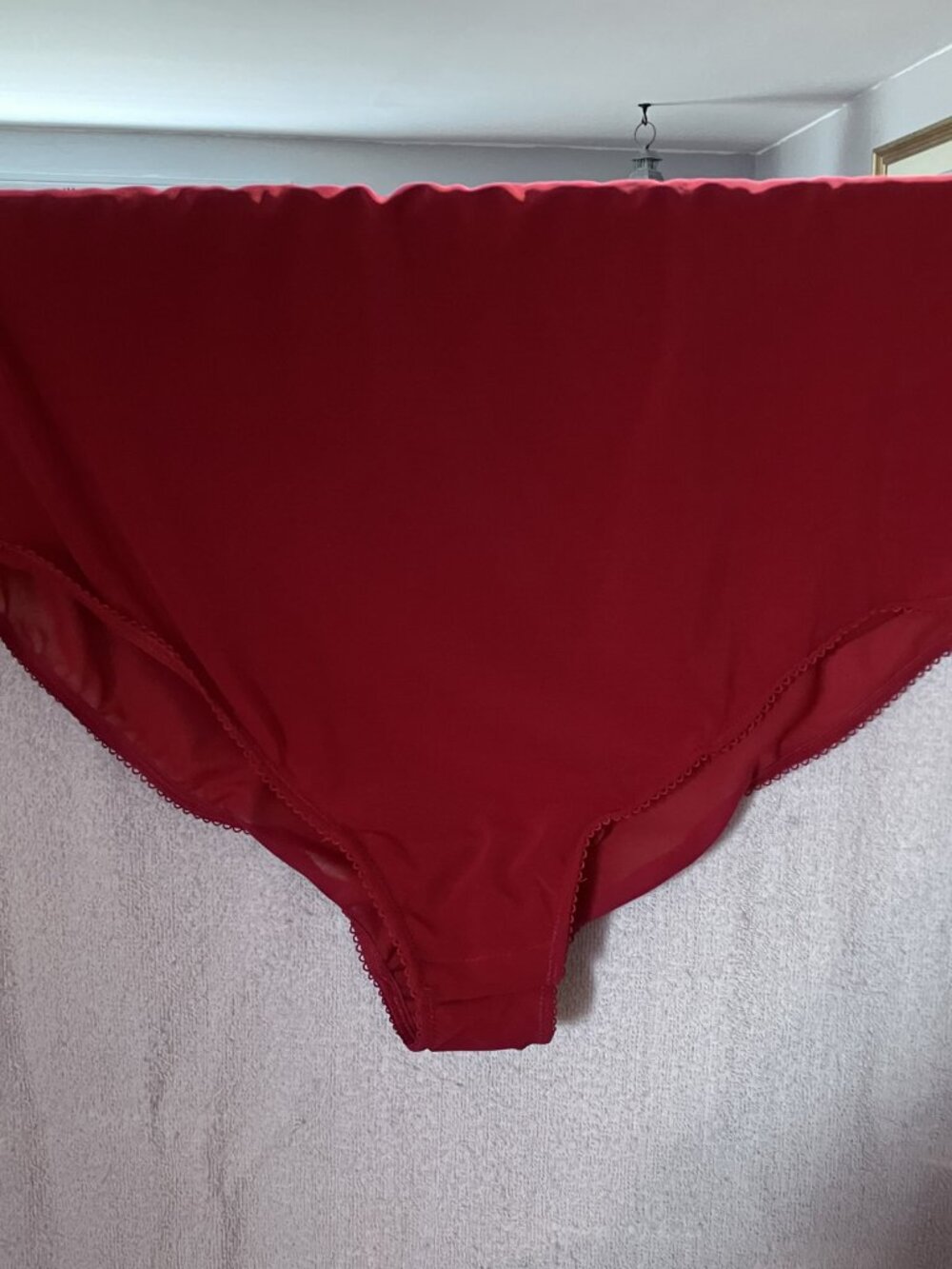 Torrid Size 1 (14-16) Red Lace V-Neck Open Back Bodysuit with Short Sleeves NWT - Picture 8 of 11